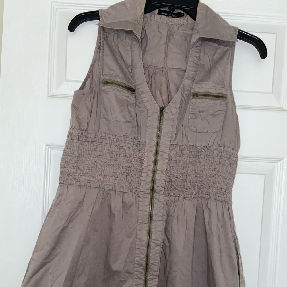 Sleeveless ZipUp dress